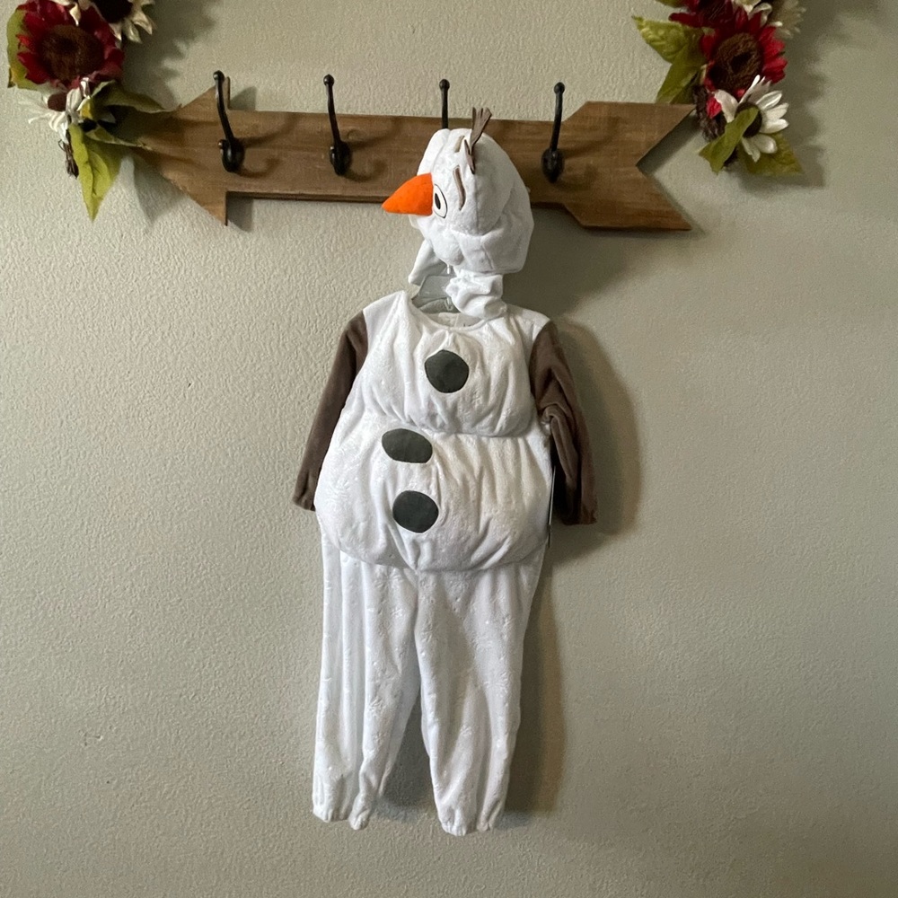 Olaf the snowman costume from frozen. Size 2T